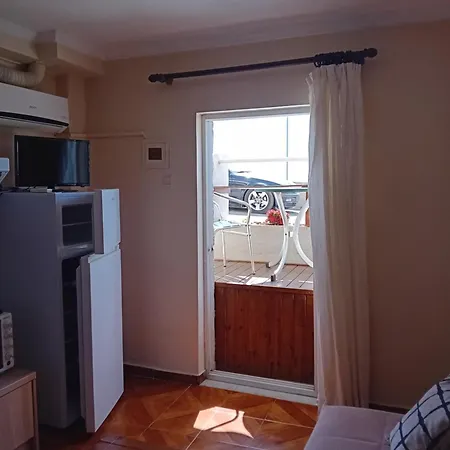 Fafalios Studios Vrontádos Oda fotoğraf