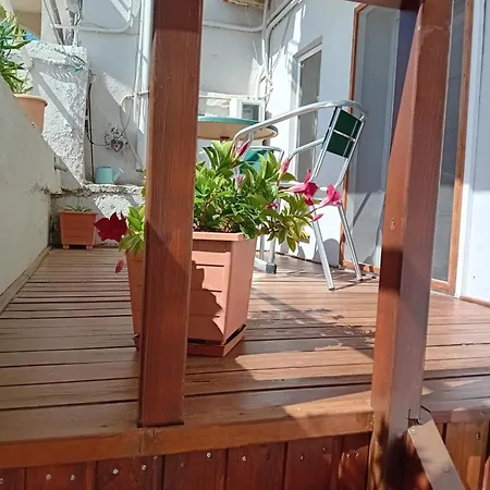 Fafalios Studios Vrontádos Oda fotoğraf