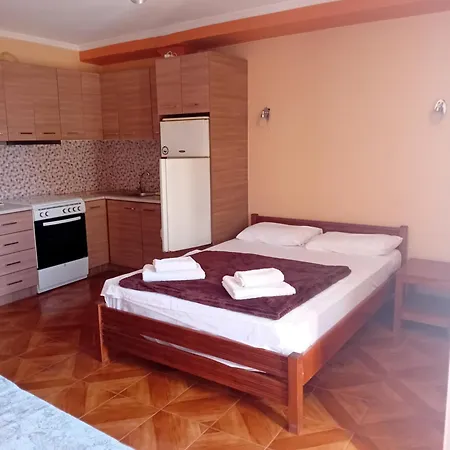 Fafalios Studios Vrontádos Oda fotoğraf